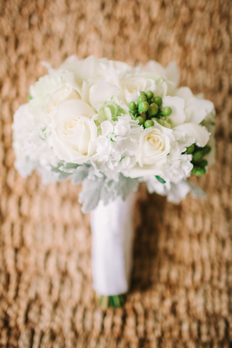 aliso viejo country club wedding, dusty miller wedding, green & grey wedding decor, southern california fine art wedding photographer, white & green wedding bouquet